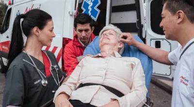 Unidad móvil de EMI atendiendo una urgencia
